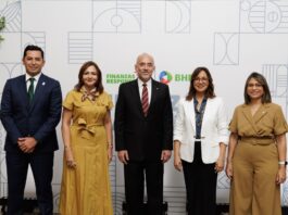 Julián Abril, Josefina González, Fidelio Arturo Despradel, Josefina Navarro y Kirssys Abreu