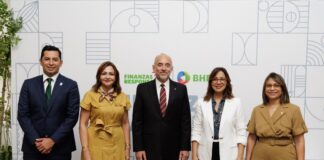 Julián Abril, Josefina González, Fidelio Arturo Despradel, Josefina Navarro y Kirssys Abreu