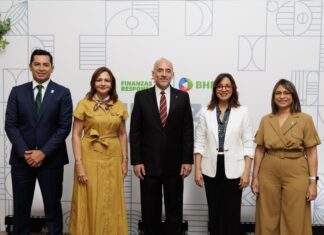 Julián Abril, Josefina González, Fidelio Arturo Despradel, Josefina Navarro y Kirssys Abreu