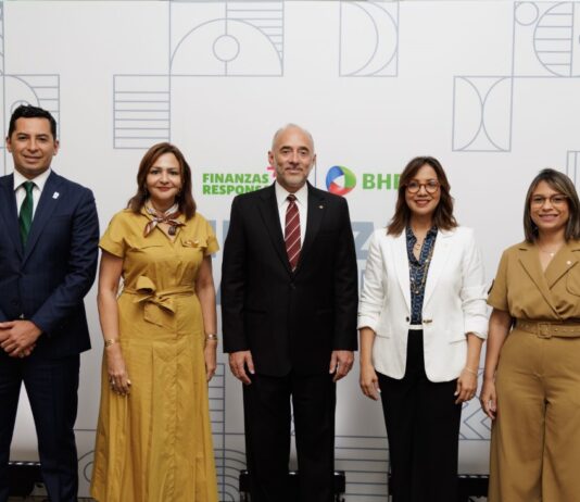 Julián Abril, Josefina González, Fidelio Arturo Despradel, Josefina Navarro y Kirssys Abreu